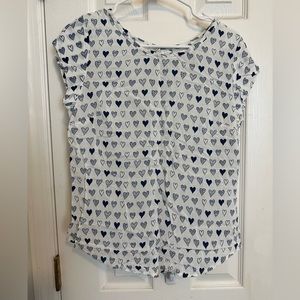 S White Blouse w Navy Blue Hearts